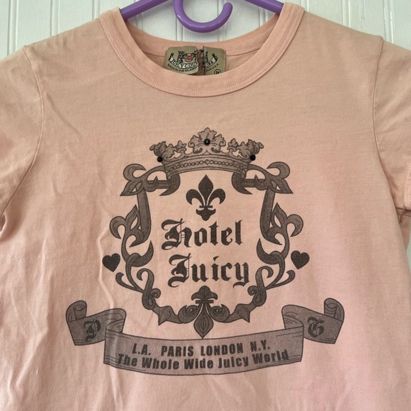 Super Rare Y2K Vintage Juicy Couture Tee Hotel Medium Peach Pink Glamorous USA - Picture 2 of 5